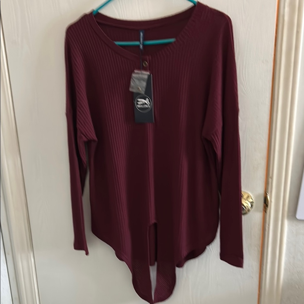 BurgandyTunic Blouse with Long Sleeves and High Low Style by iwollence. Sz small